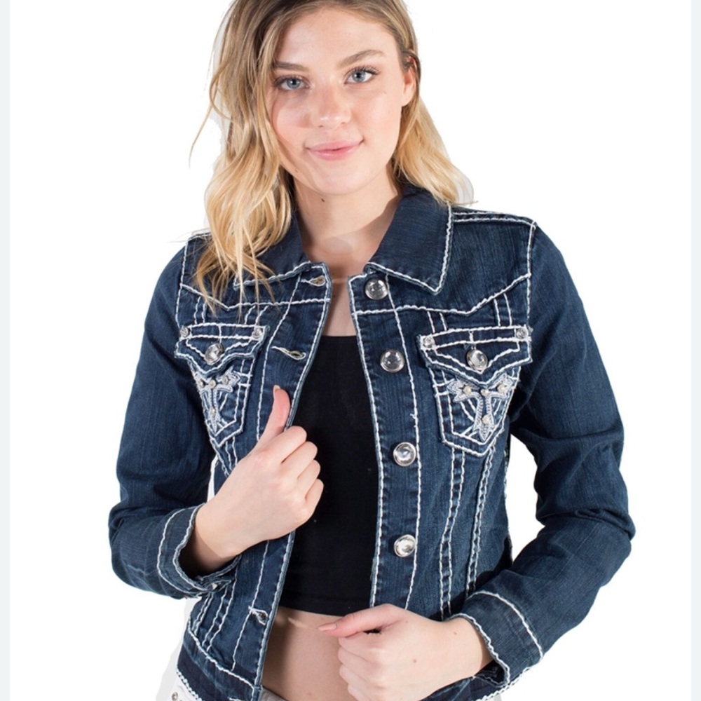 Stylish Dark Blue Denim Jacket with White Stitching